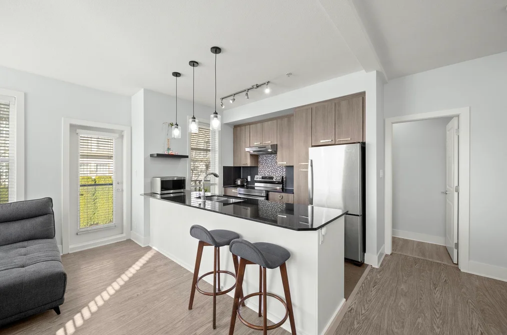 Condo for sale at 222 15956 86a Avenue Surrey British Columbia - MLS: R3110285