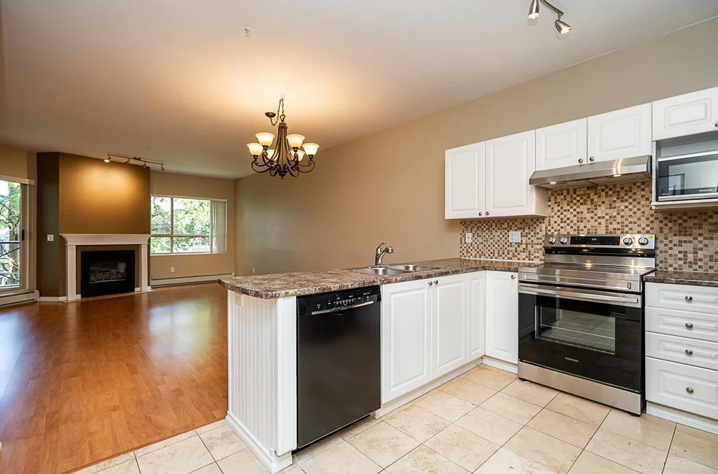 222 2109 ROWLAND STREET, Port Coquitlam BC V3C 6J4, Port Coquitlam BC — Residential for Sale - Photo 2