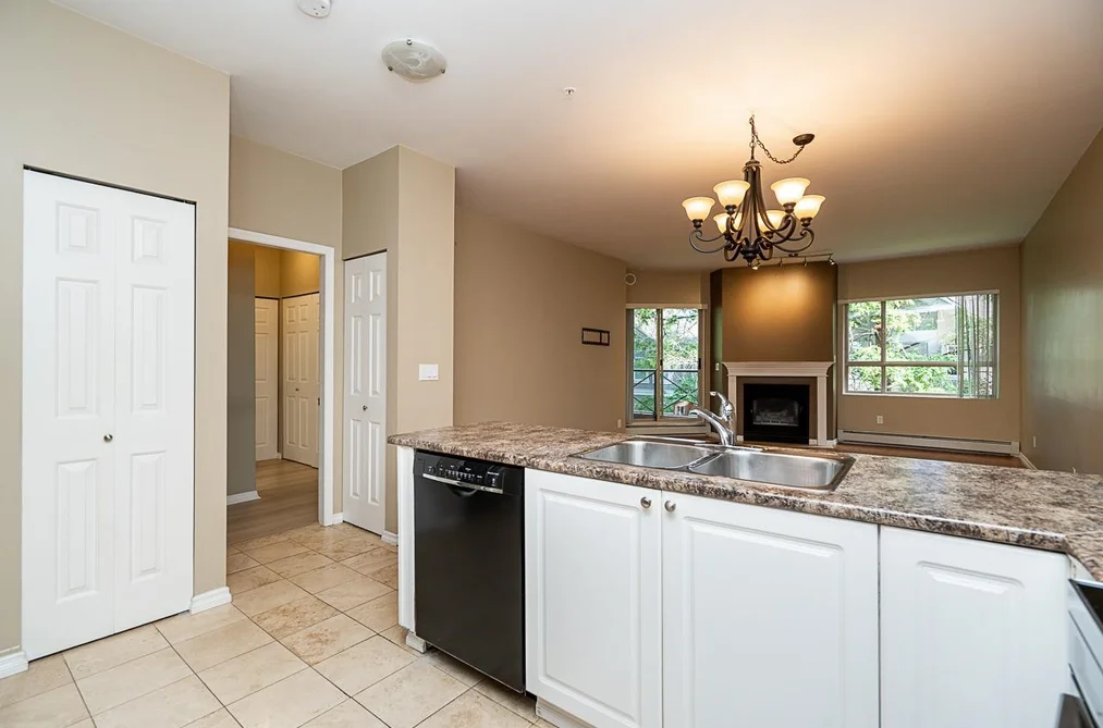 222 2109 ROWLAND STREET, Port Coquitlam BC V3C 6J4, Port Coquitlam BC — Residential for Sale — Photo 3 of 35