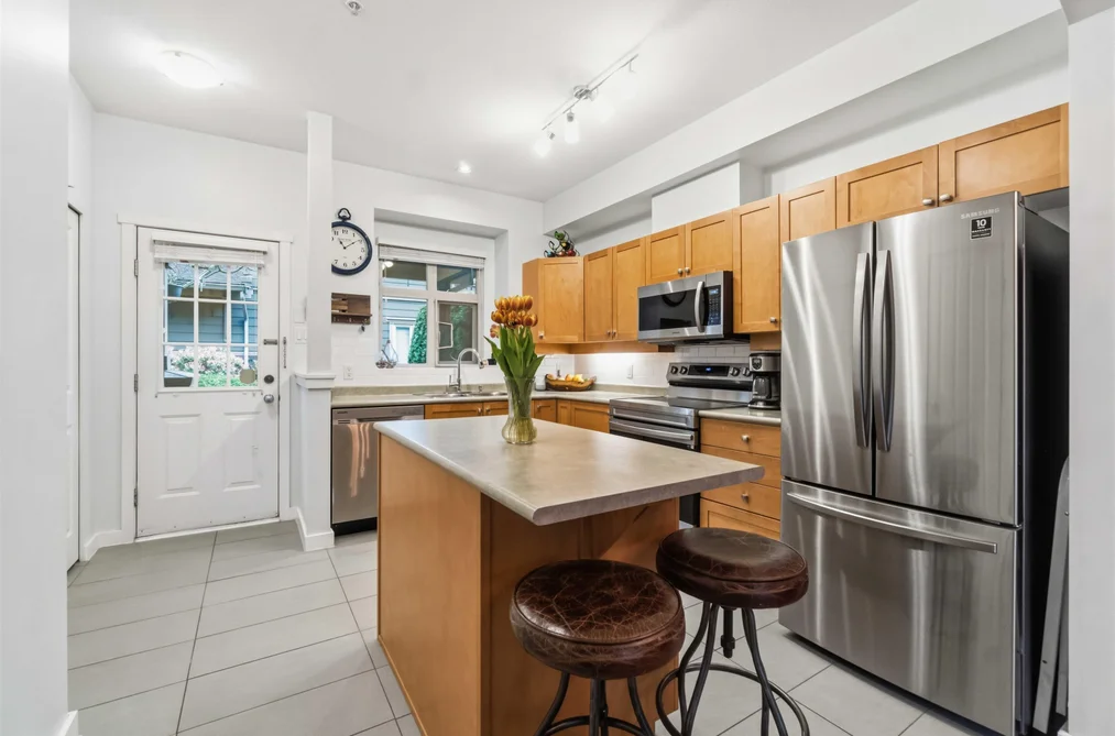 222 600 PARK CRESCENT, New Westminster BC V3L 5W1, New Westminster BC — Residential for Sale - Photo 3