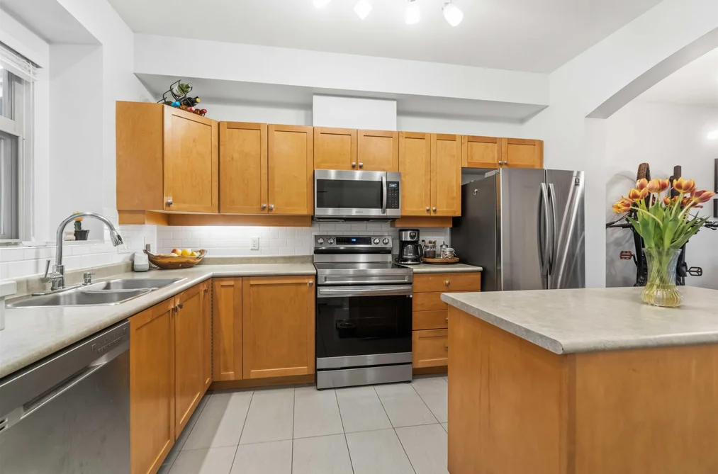 222 600 PARK CRESCENT, New Westminster BC V3L 5W1, New Westminster BC — Residential for Sale - Photo 4
