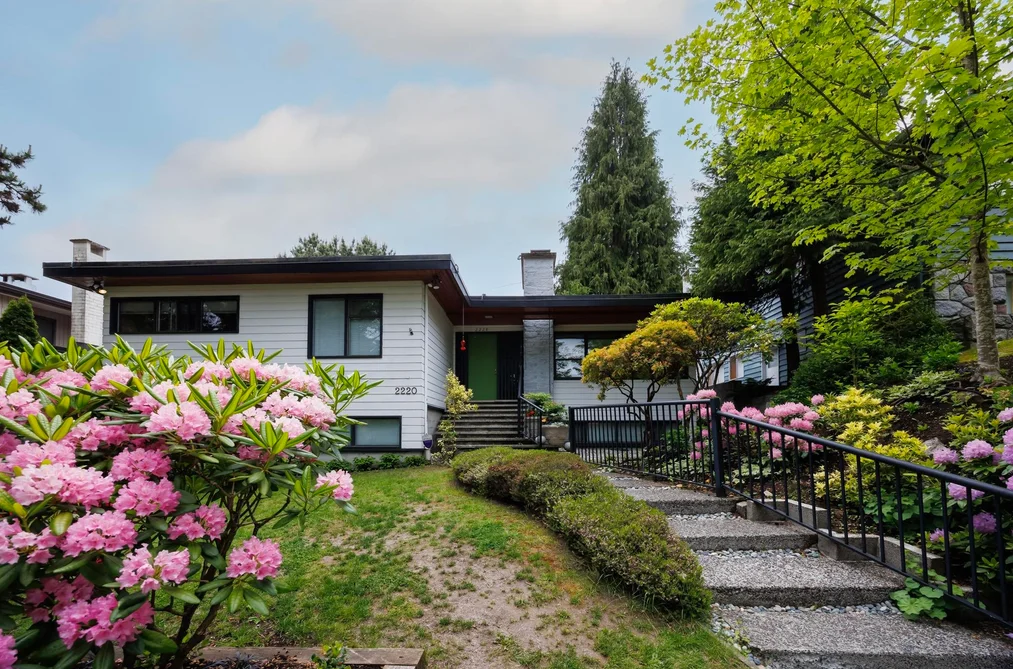 House for sale at 2220 W 32nd Avenue Vancouver British Columbia - MLS: R3166514