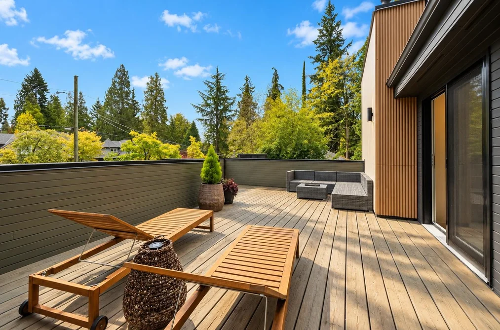 2221 Bowser Avenue, North Vancouver, BC - MLS: R3179394 - Photo 3 2221 Bowser Avenue, North Vancouver, BC - MLS: R3179394 - Photo 3