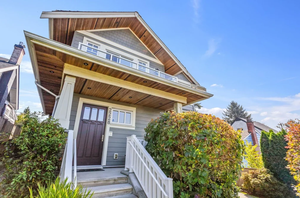2228 Mahon Avenue, North Vancouver, BC - MLS: R3164830 - Photo 2 2228 Mahon Avenue, North Vancouver, BC - MLS: R3164830 - Photo 2