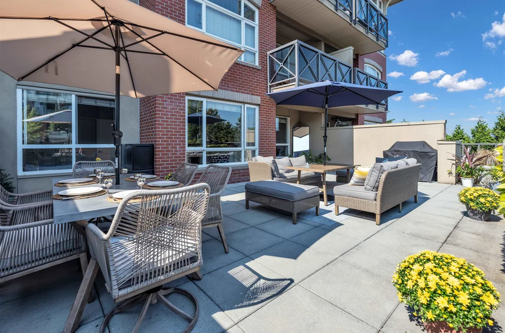 Condo for sale at 223 2970 King George Boulevard Surrey British Columbia - MLS: R3116222