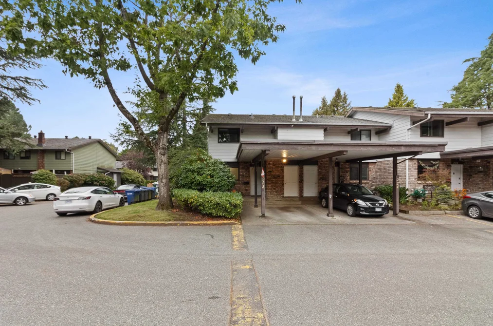 223 7453 140 STREET, Surrey BC V3W 6G5, Surrey BC — Residential for Sale - Main Photo