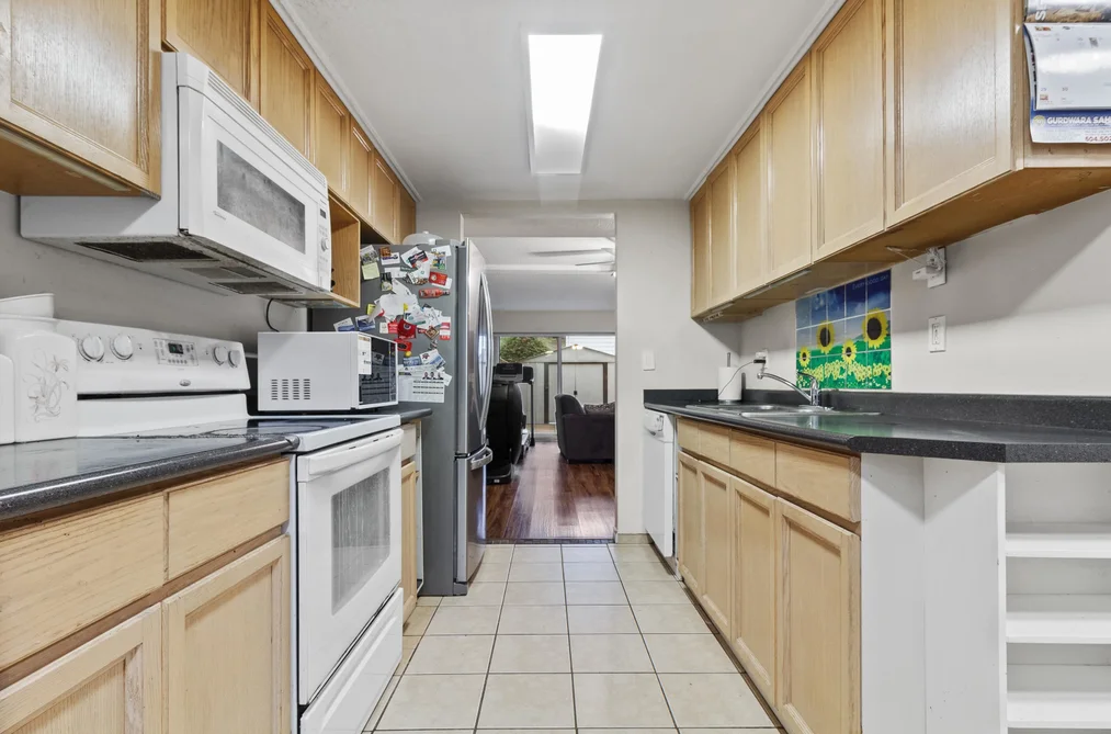223 7453 140 STREET, Surrey BC V3W 6G5, Surrey BC — Residential for Sale — Photo 10 of 35