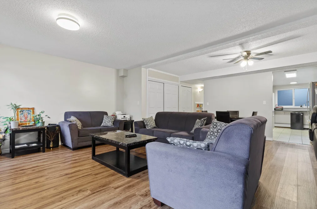 223 7453 140 STREET, Surrey BC V3W 6G5, Surrey BC — Residential for Sale — Photo 4 of 35