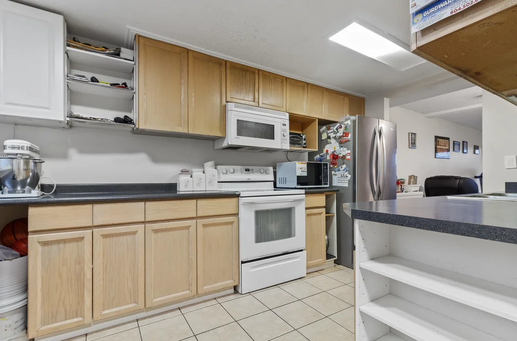 223 7453 140 STREET, Surrey BC V3W 6G5, Surrey BC — Residential for Sale — Photo 7 of 35