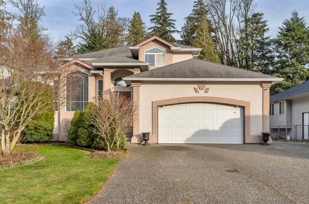 House for sale at 223 Balsam Avenue Harrison Hot Springs British Columbia - MLS: R3082631