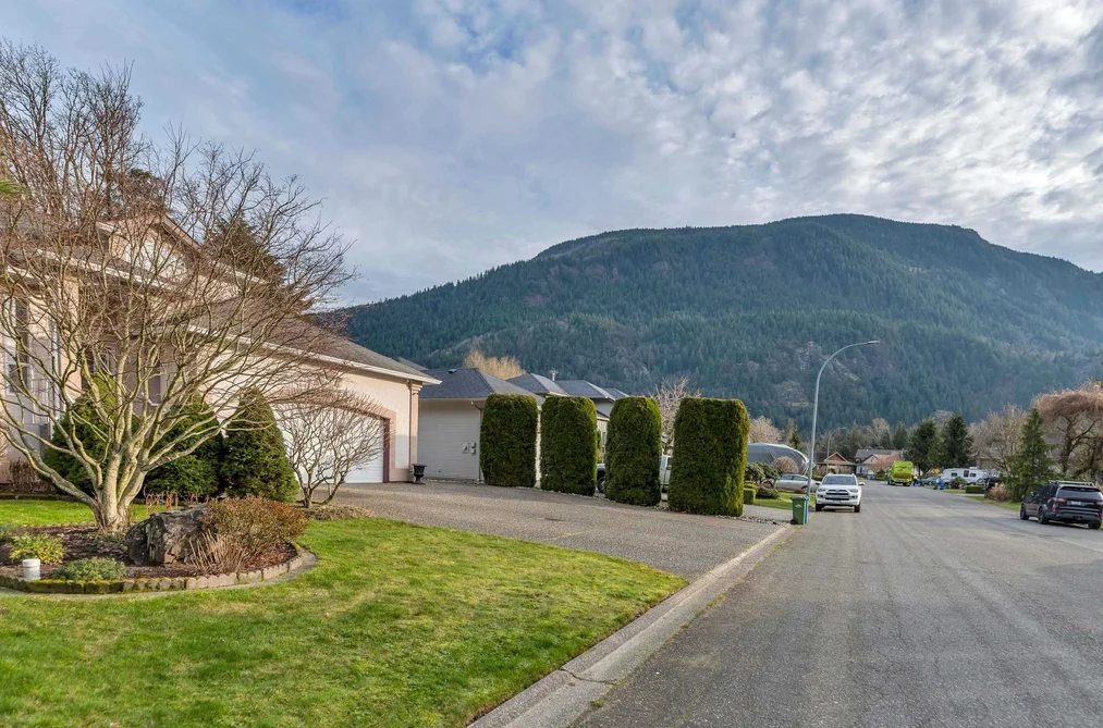 223 BALSAM AVENUE, Harrison Hot Springs BC V0M 1K0, Harrison Hot Springs BC — Residential for Sale - Photo 3