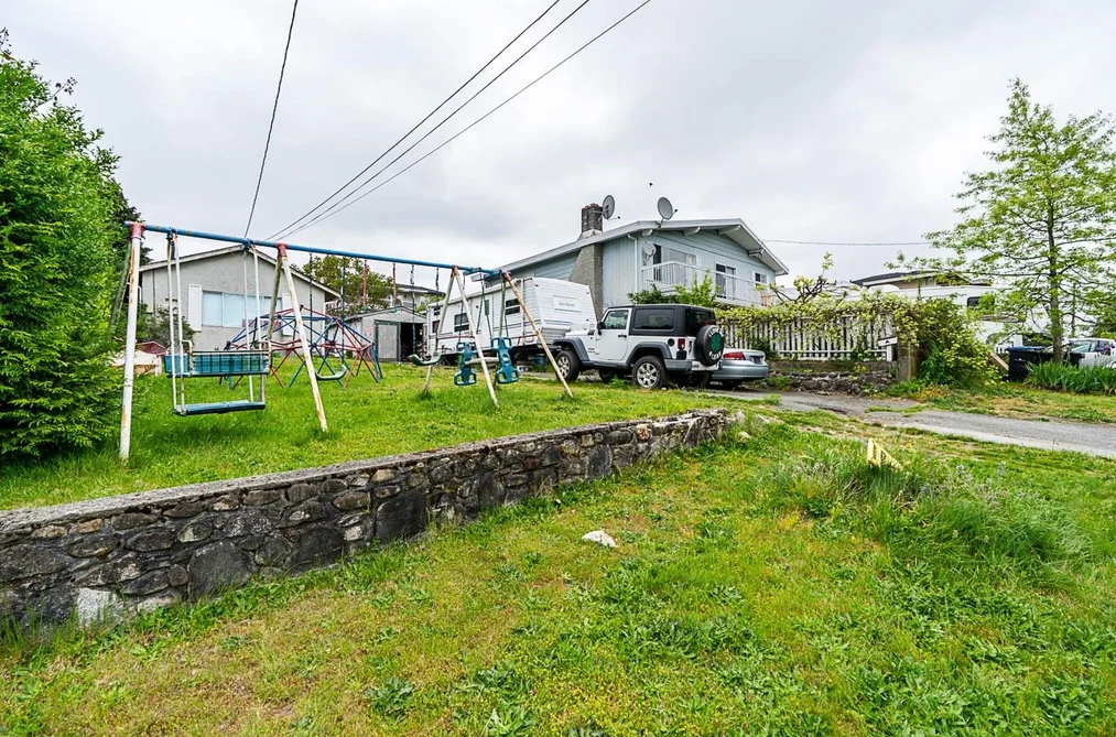 2233 EDINBURGH STREET, New Westminster BC V3M 2Y2, New Westminster BC — Residential for Sale - Photo 2