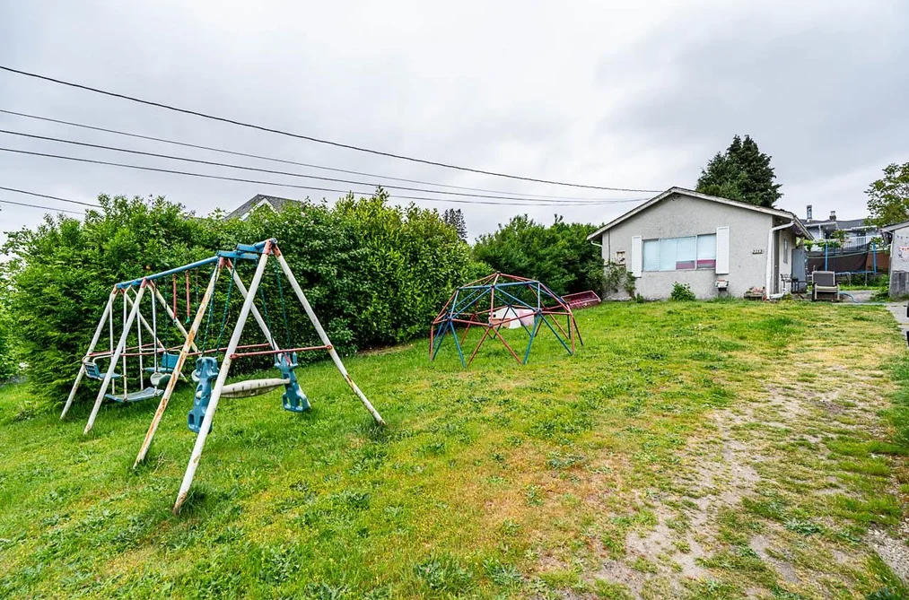 2233 EDINBURGH STREET, New Westminster BC V3M 2Y2, New Westminster BC — Residential for Sale - Photo 3
