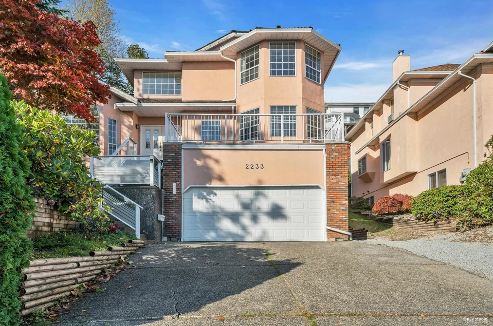 House for sale at 2233 Monashee Court Coquitlam British Columbia - MLS: R3034117