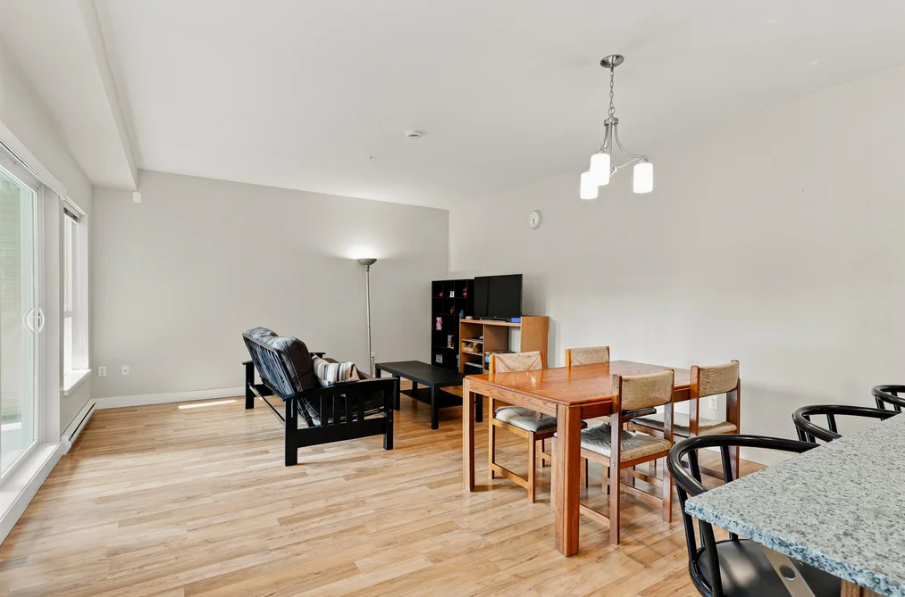 Condo for sale at 224 9655 King George Boulevard Surrey British Columbia - MLS: R3147923