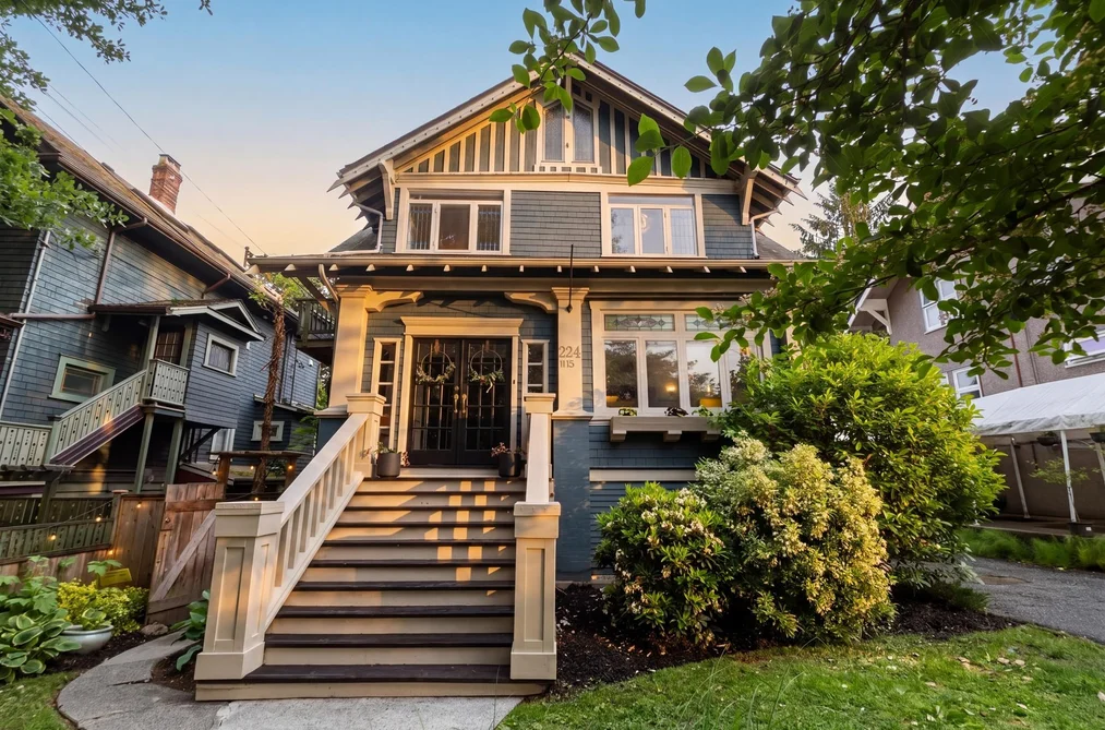 House for sale at 224 W 13th Avenue Vancouver British Columbia - MLS: R3128382