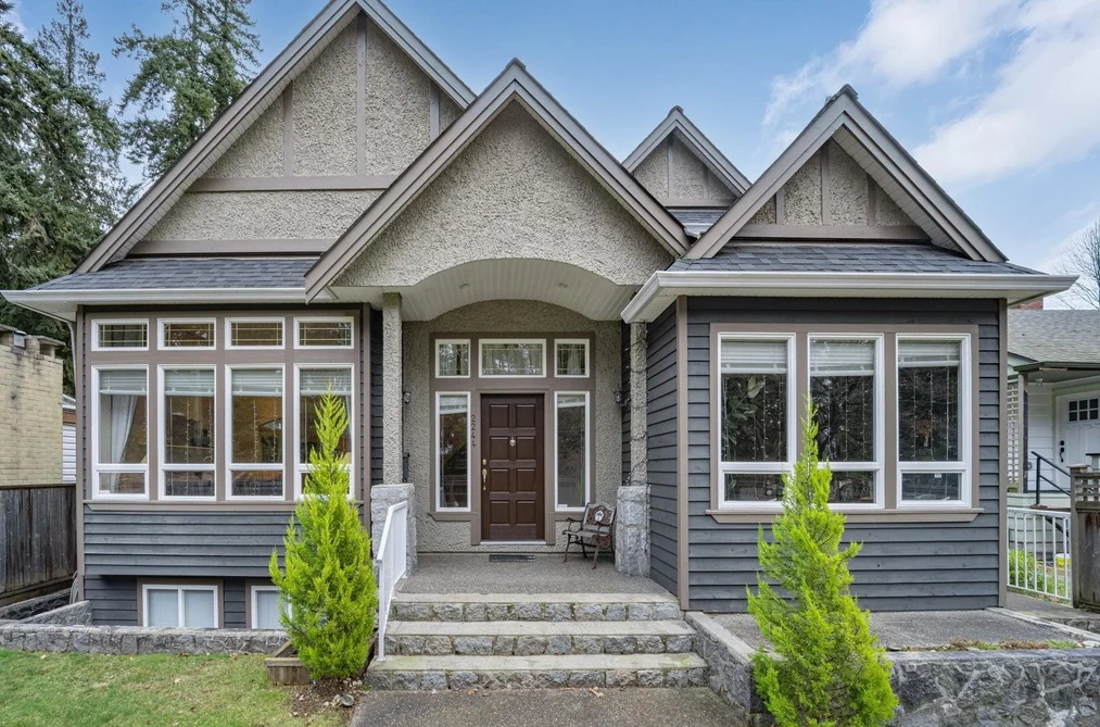 House for sale at 2244 Edgemont Boulevard North Vancouver British Columbia - MLS: R3084105