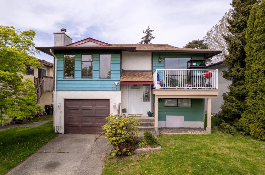 2245 WILLOUGHBY WAY, Langley BC V2Y 1B8, Langley BC — Residential for Sale - Photo 2