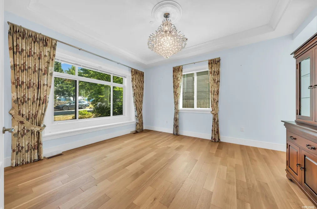 2246 W 22nd Avenue, Vancouver, BC - House for Sale - Photo 7 of 23 2246 W 22nd Avenue, Vancouver, BC - House for Sale - Photo 7 of 23