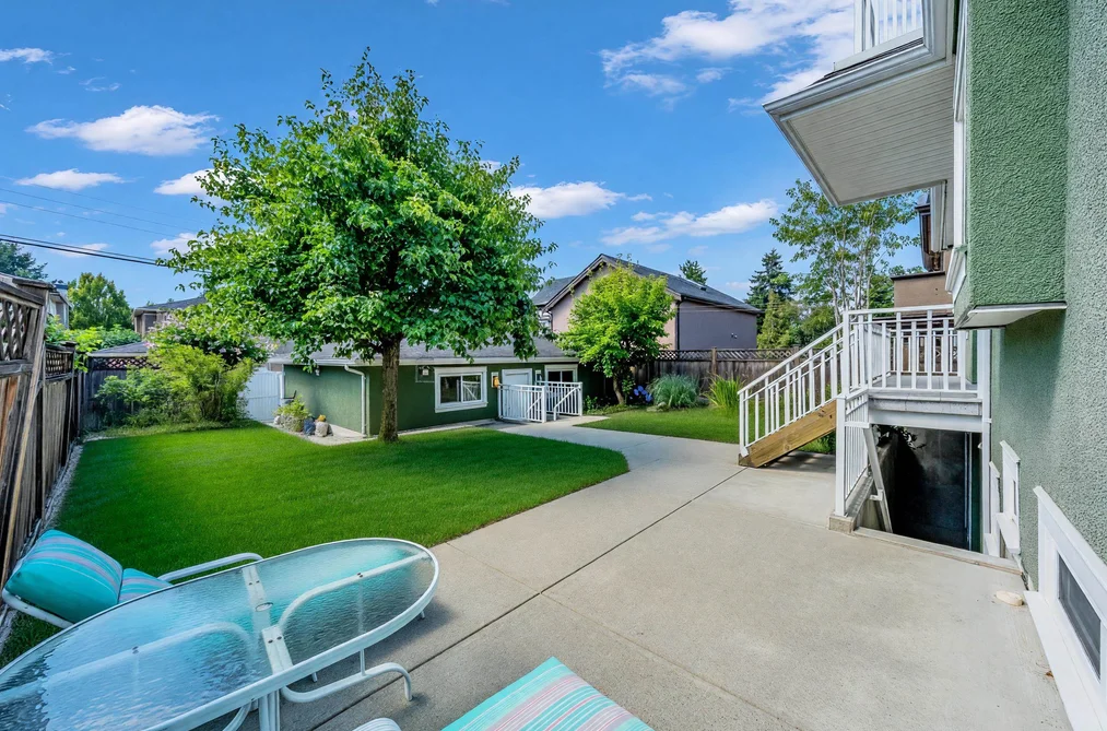 2246 W 22nd Avenue, Vancouver, BC - House for Sale - Photo 8 of 23 2246 W 22nd Avenue, Vancouver, BC - House for Sale - Photo 8 of 23