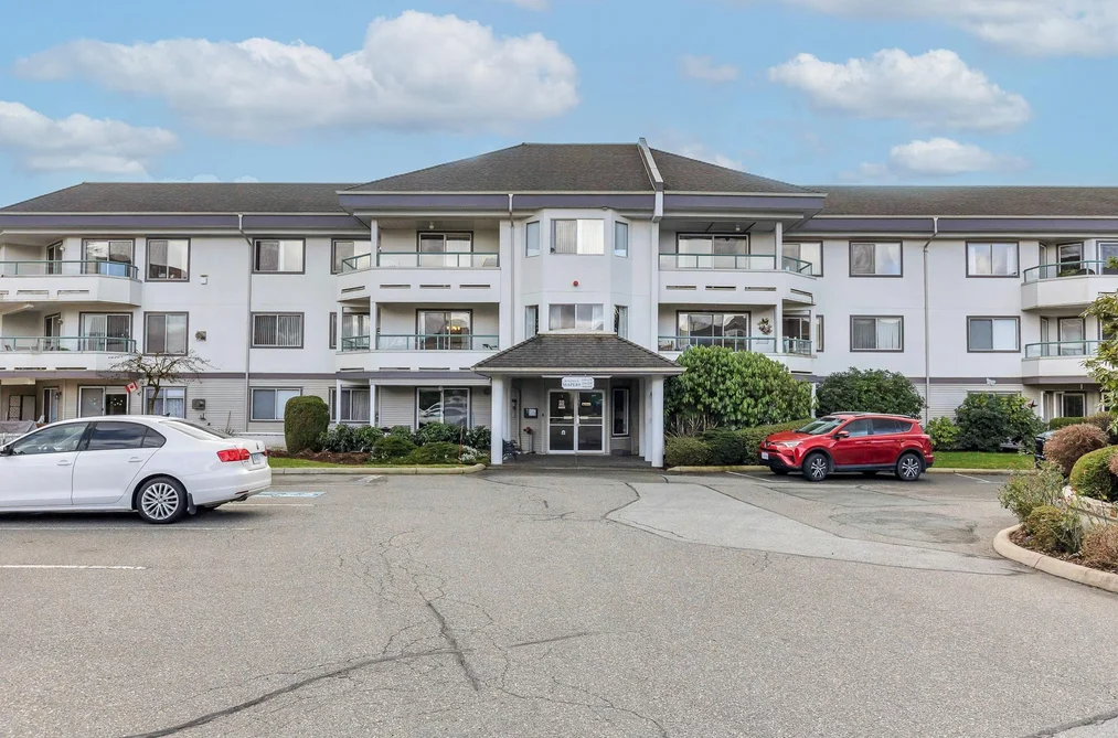 Condo for sale at 225 2451 Gladwin Road Abbotsford British Columbia - MLS: R3096478