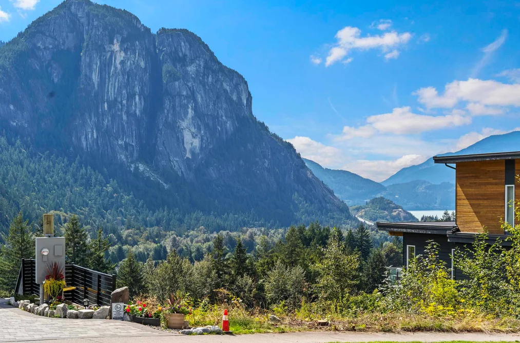 Property for sale at 2250 Crumpit Woods Drive Squamish British Columbia - MLS: R3163976