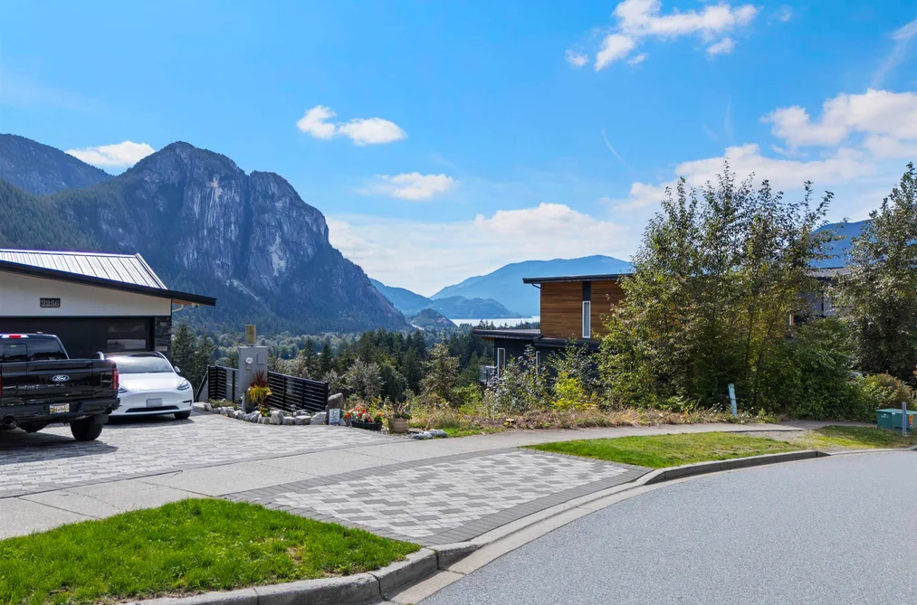 2250 Crumpit Woods Drive, Squamish, BC - MLS: R3163976 - Photo 16 2250 Crumpit Woods Drive, Squamish, BC - MLS: R3163976 - Photo 16