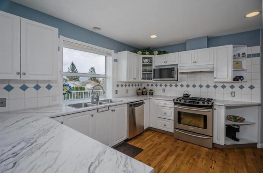 2255 MOUNTAIN DRIVE, Abbotsford BC V3G 1E4, Abbotsford BC — Residential for Sale - Photo 2