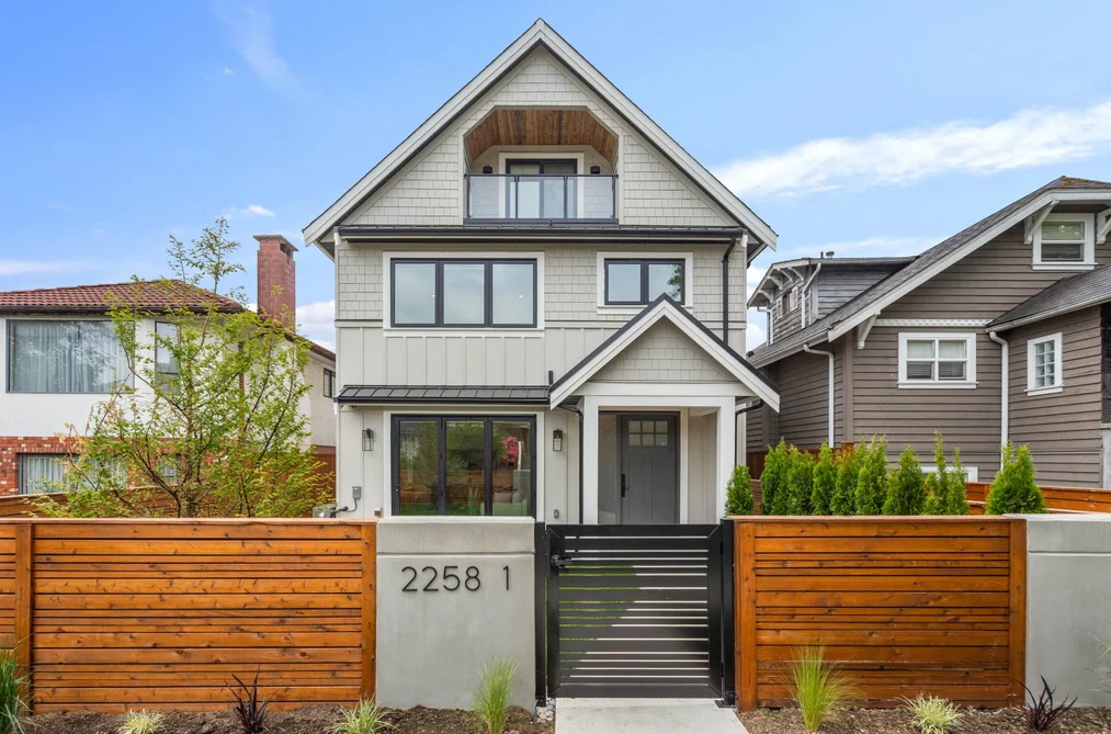1 2258 NAPIER STREET, Vancouver BC V5L 2P2, Vancouver BC — Residential for Sale - Photo 2