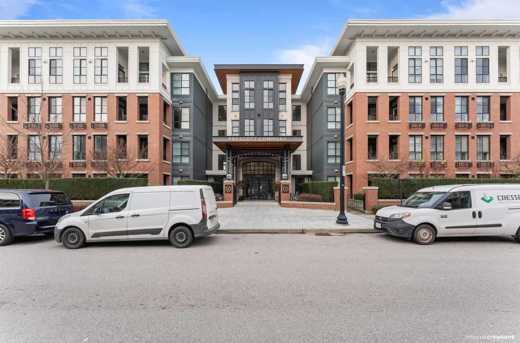 Condo for sale at 226 15137 33 Avenue Surrey British Columbia - MLS: R3102849