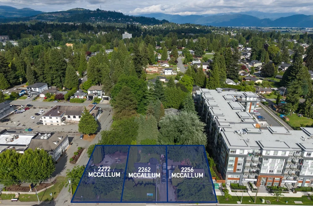 2262 MCCALLUM ROAD, Abbotsford BC V2S 3P3, Abbotsford BC — Residential for Sale - Photo 2