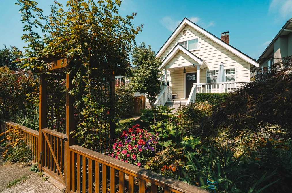 2267 Napier Street, Vancouver, BC - MLS: R3164349 - Photo 2 2267 Napier Street, Vancouver, BC - MLS: R3164349 - Photo 2