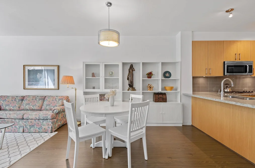 227 119 W 22ND STREET, North Vancouver BC V7M 0B4, North Vancouver BC — Residential for Sale - Photo 2
