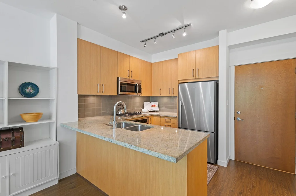 227 119 W 22ND STREET, North Vancouver BC V7M 0B4, North Vancouver BC — Residential for Sale - Photo 6