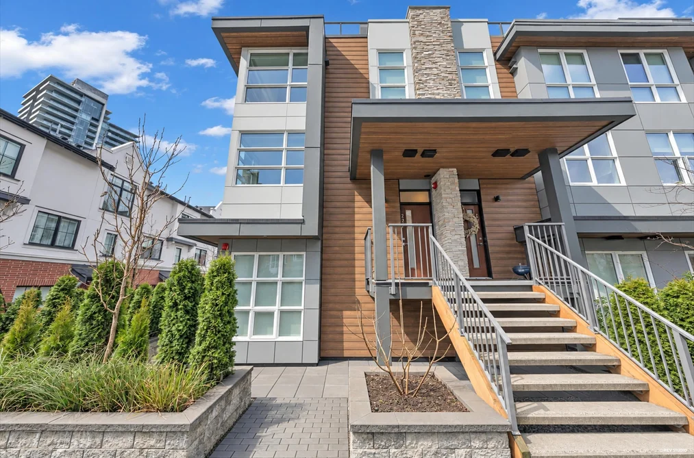 Townhouse for sale at 227 2060 Curling Road North Vancouver British Columbia - MLS: R3170138