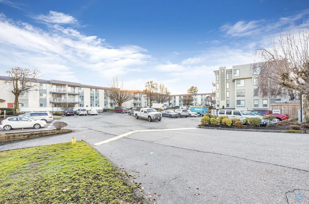 227 32850 GEORGE FERGUSON WAY, Abbotsford BC V2S 7K1, Abbotsford BC — Residential for Sale - Photo 2