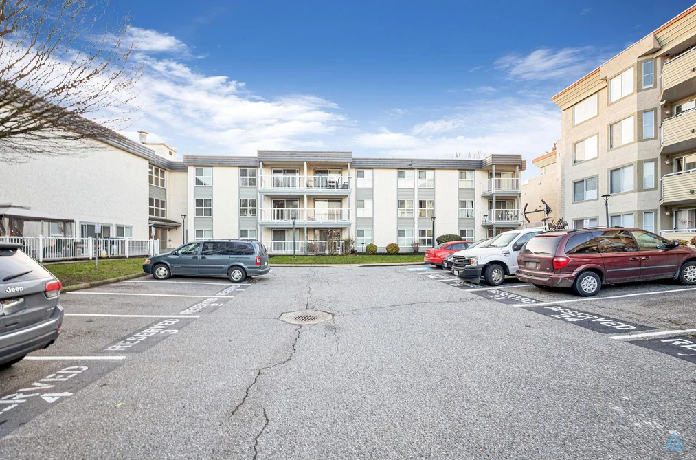 227 32850 GEORGE FERGUSON WAY, Abbotsford BC V2S 7K1, Abbotsford BC — Residential for Sale - Photo 3