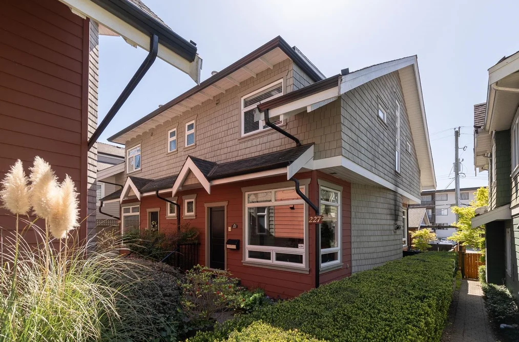 227 E 17, North Vancouver BC V7L 2V8, North Vancouver BC — Residential for Sale - Photo 2