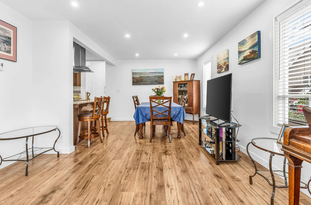 227 W 5TH STREET, North Vancouver BC V7M 1J9, North Vancouver BC — Residential for Sale - Photo 3