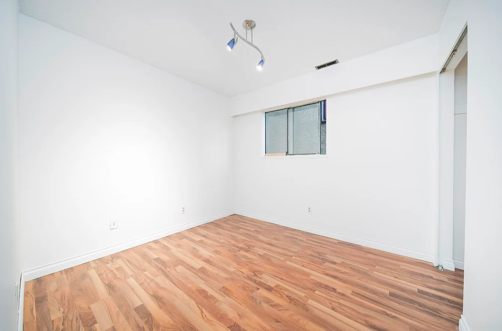 2275 PANDORA STREET, Vancouver BC V5L 1N6, Vancouver BC — Residential for Sale — Photo 19 of 32