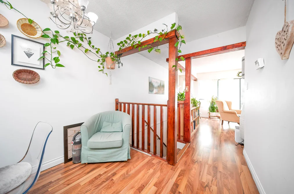 2275 PANDORA STREET, Vancouver BC V5L 1N6, Vancouver BC — Residential for Sale — Photo 7 of 32