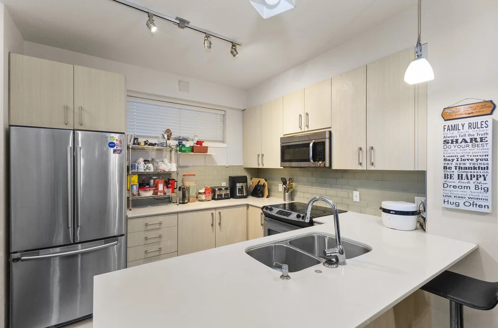 228 32095 HILLCREST AVENUE, Abbotsford BC V2T 1S3, Abbotsford BC — Residential for Sale - Photo 2