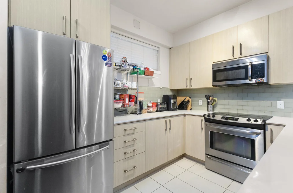 228 32095 HILLCREST AVENUE, Abbotsford BC V2T 1S3, Abbotsford BC — Residential for Sale - Photo 3