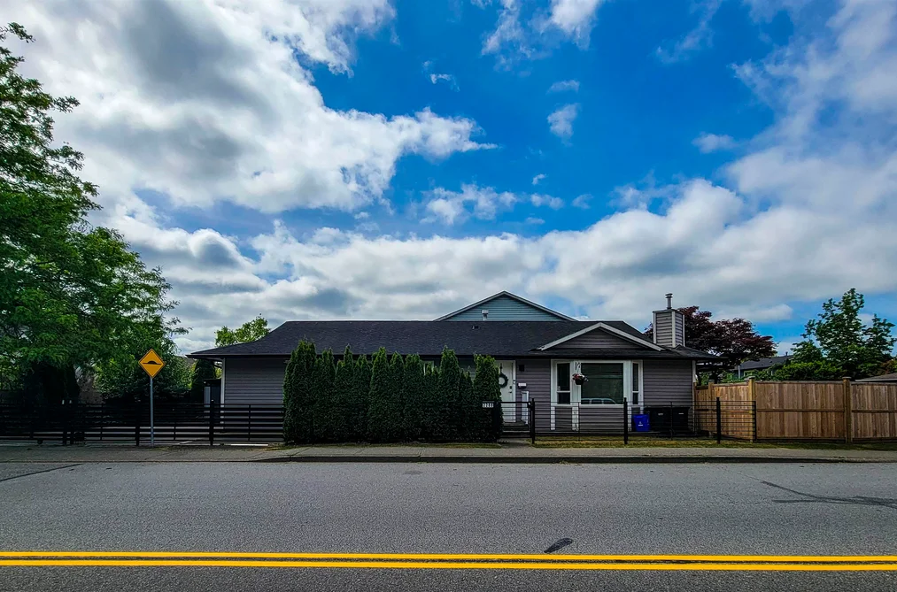 2288 WILLOUGHBY WAY, Langley BC V2Y 1K6, Langley BC — Residential for Sale - Photo 2