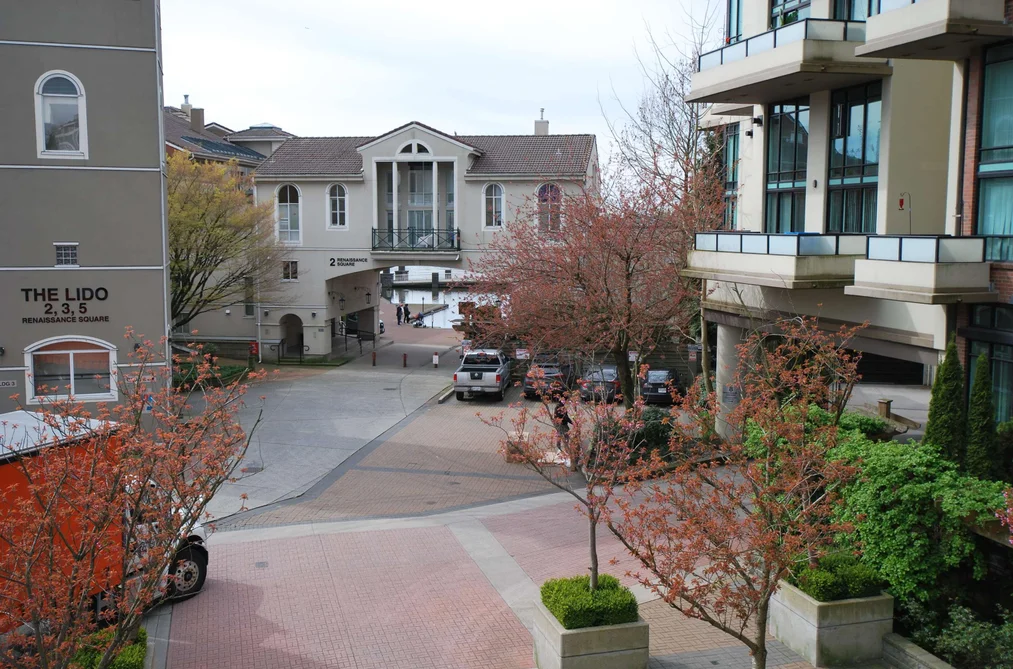 229 10 RENAISSANCE SQUARE, New Westminster BC V3M 7B1, New Westminster BC — Residential for Sale — Photo 30 of 34