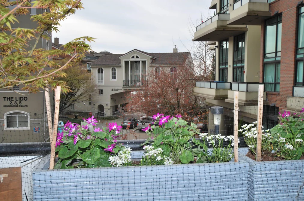 229 10 RENAISSANCE SQUARE, New Westminster BC V3M 7B1, New Westminster BC — Residential for Sale — Photo 7 of 34
