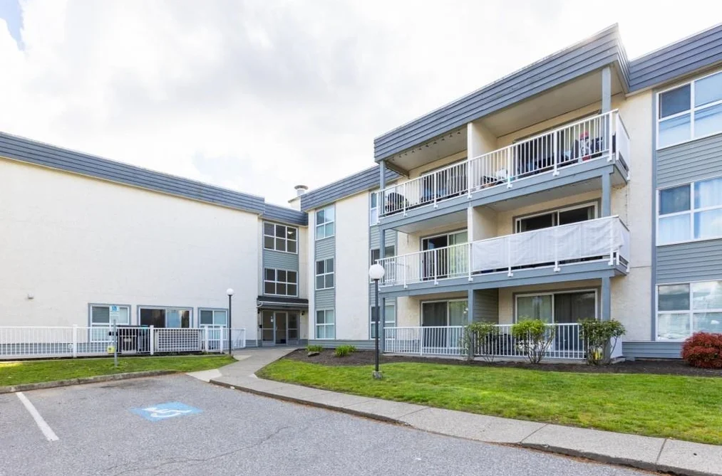Condo for sale at 229 32850 George Ferguson Way Abbotsford British Columbia - MLS: R3120862