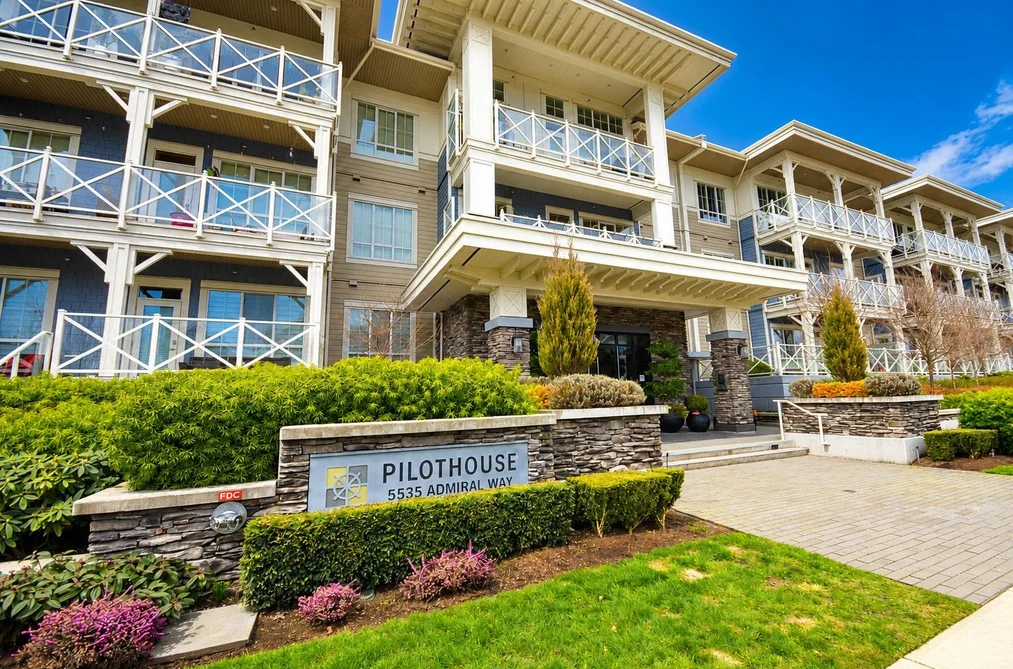Condo for sale at 229 5535 Admiral Way Delta British Columbia - MLS: R3092867