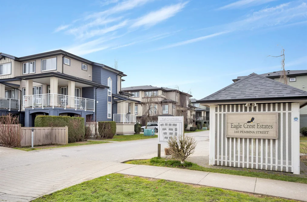 23 160 PEMBINA STREET, New Westminster BC V3M 0A3, New Westminster BC — Residential for Sale - Photo 2