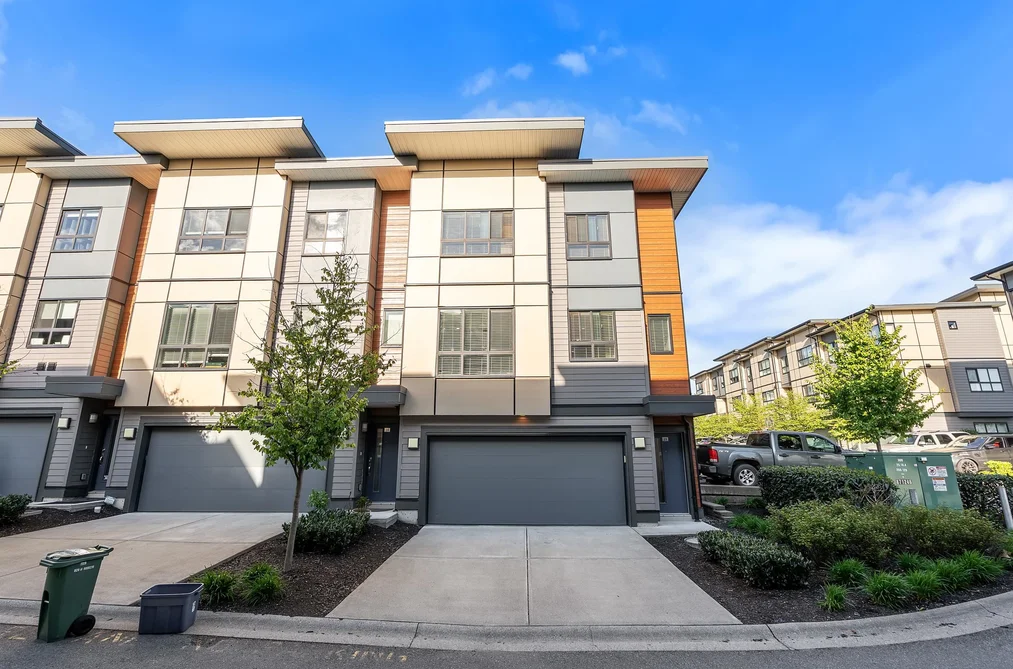 Townhouse for sale at 23 1938 Parallel Road Abbotsford British Columbia - MLS: R3113278